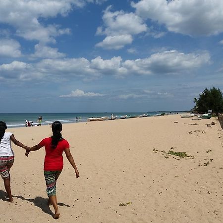 Marine Tourist Guest House At Negombo Beach 外观 照片